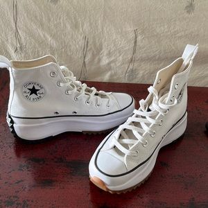 Never worn Converse High Tops Platform